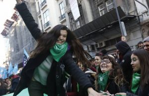 Convocan a todo Chile a marchar desde las 18:00 horas en pro del aborto libre, seguro y gratuito