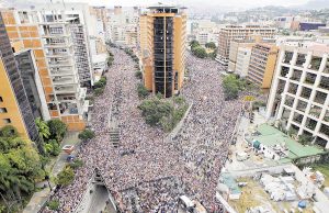 Con dos “Presidentes” en el poder, Venezuela extrema su división