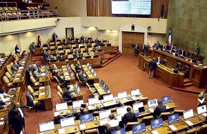 Fin a los viáticos a parlamentarios: moción busca terminar con el beneficio por comisiones de servicio en el extranjero