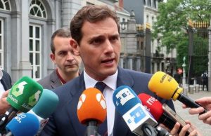 Rivera dice que Macron apoya los pactos de Ciudadanos en España