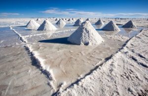 Despachan proyecto que declara de interés nacional la explotación y comercialización del litio