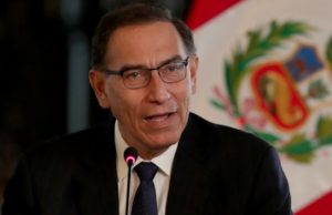 Congreso de Perú abre la puerta para destituir al presidente Martín Vizcarra