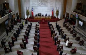 Se aprueba propuesta para aplazar elección de constituyentes