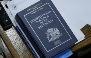 Encuesta Criteria-UDP: Mayoría quiere una nueva Constitución y que sea redactada por un órgano mixto